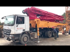 A parte superior do caminhão da bomba