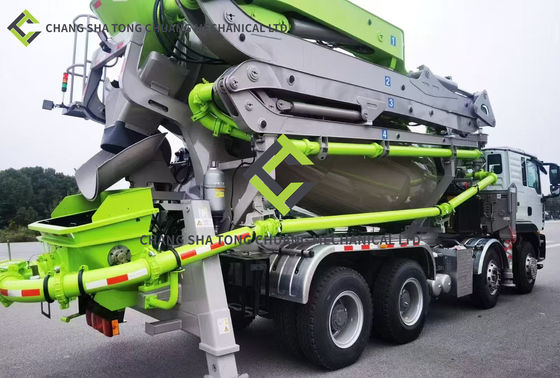 comprar Controle hidráulico aberto Quatro braços em forma de M dobrável 32-4M Bomba de concreto montada em camião com misturador online manufacture