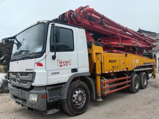 Bomba de concreto de 46 metros de comprimento com chassi Mercedes-Benz